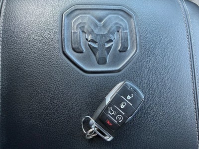 2022 RAM 1500 Laramie Crew Cab 4x4 5'7" Box