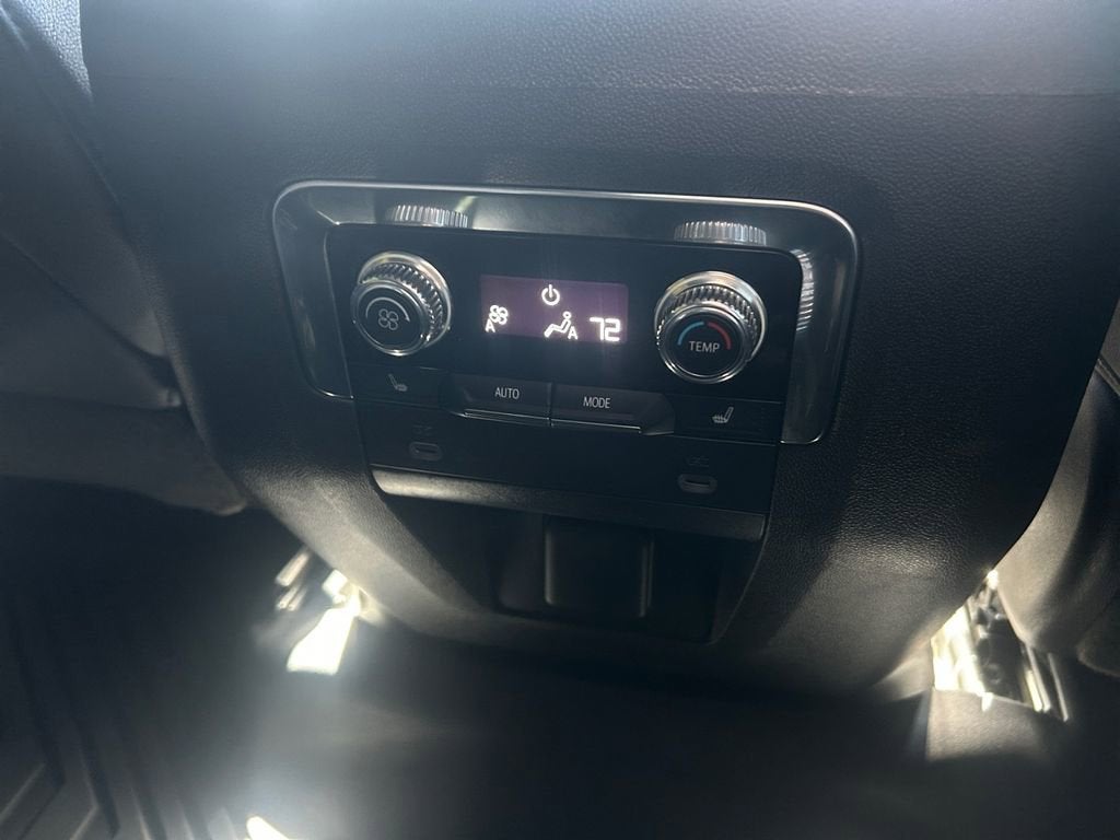 2024 GMC Yukon XL AT4