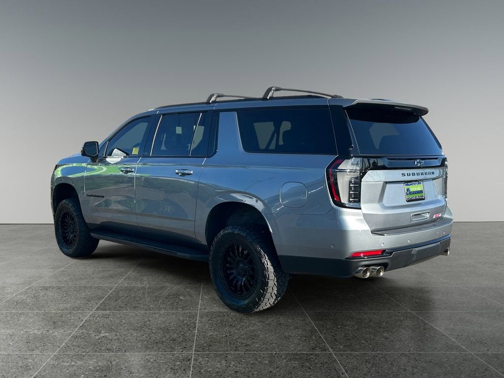 2025 Chevrolet Suburban RST
