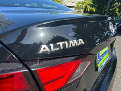 2025 Nissan Altima SR