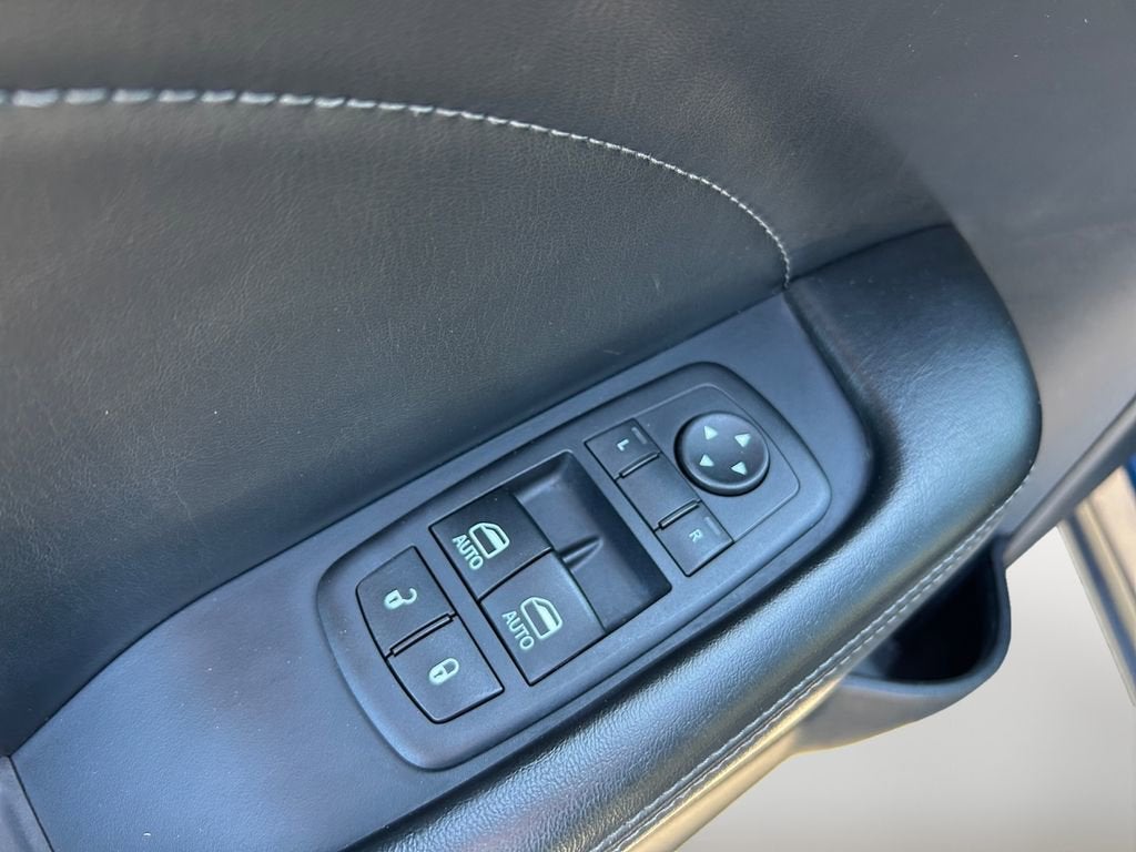 2015 Dodge Challenger SXT Plus
