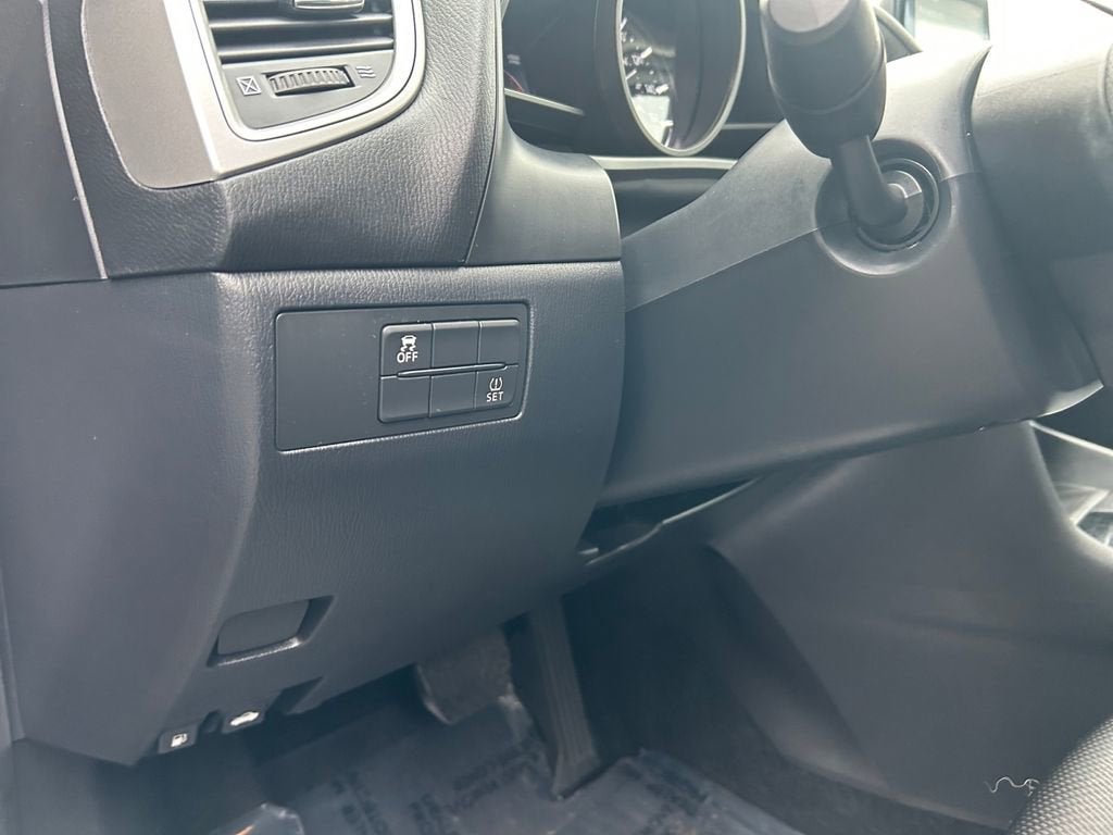 2018 Mazda Mazda3 5-Door Sport