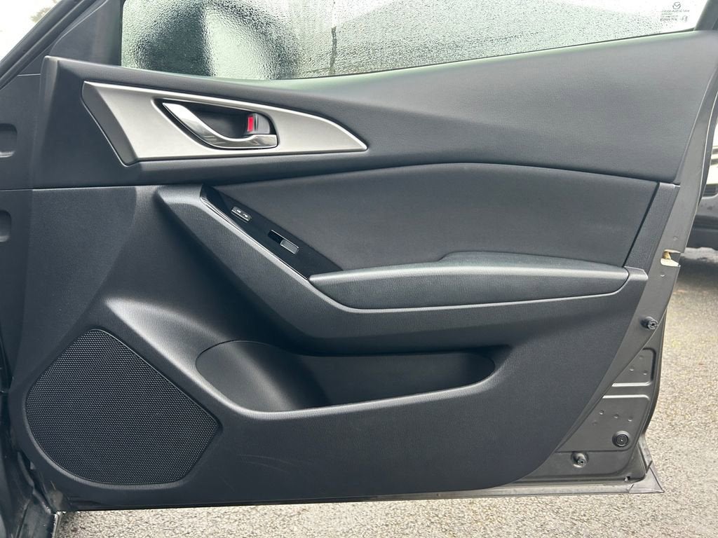 2018 Mazda Mazda3 5-Door Sport