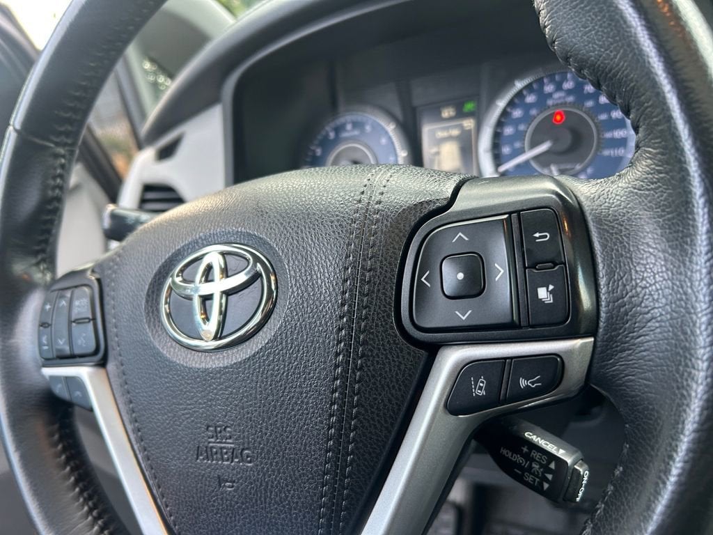 2019 Toyota Sienna XLE Auto Access Seat
