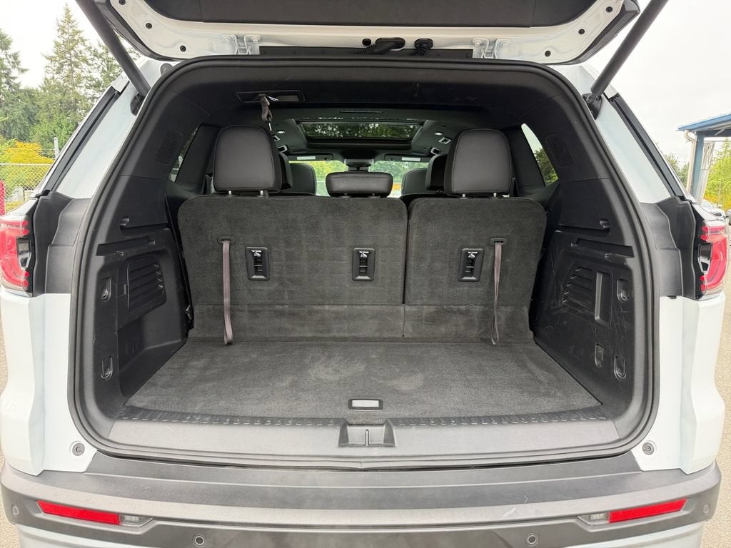 2024 GMC Acadia Elevation