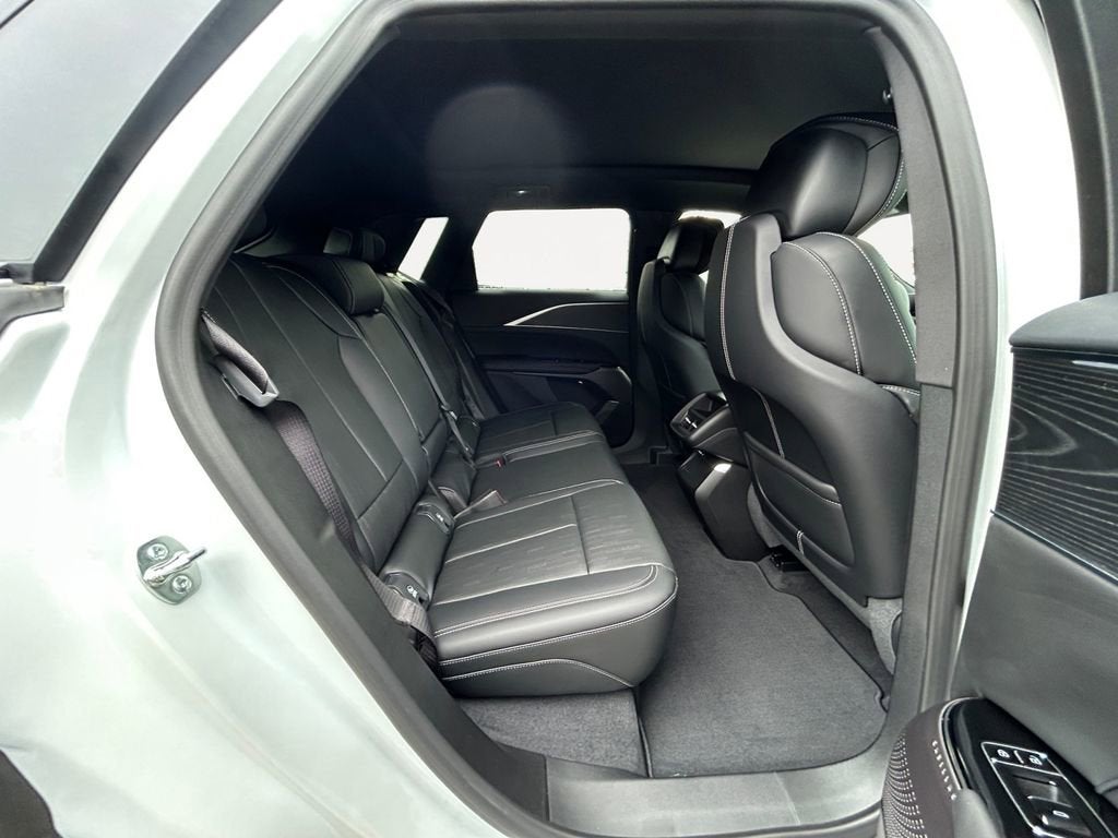 2025 Cadillac LYRIQ Sport 1