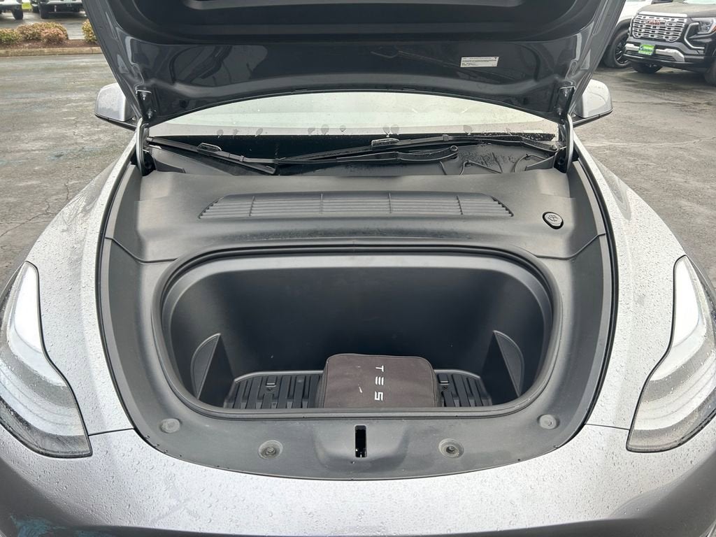 2025 Tesla Model Y Performance