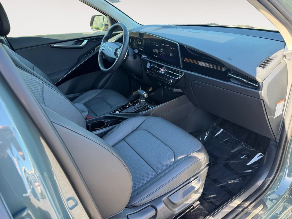 2025 Kia Niro SX