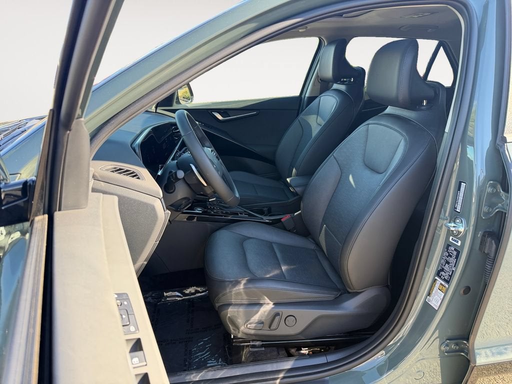 2025 Kia Niro SX