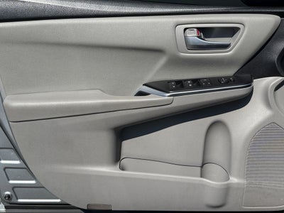 2016 Toyota Camry SE