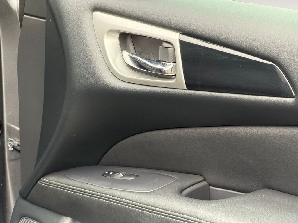 2020 Nissan Pathfinder S