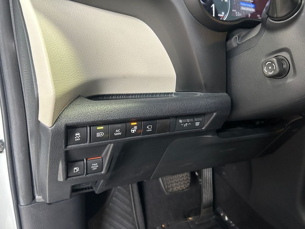 2022 Toyota Sienna Platinum 7 Passenger