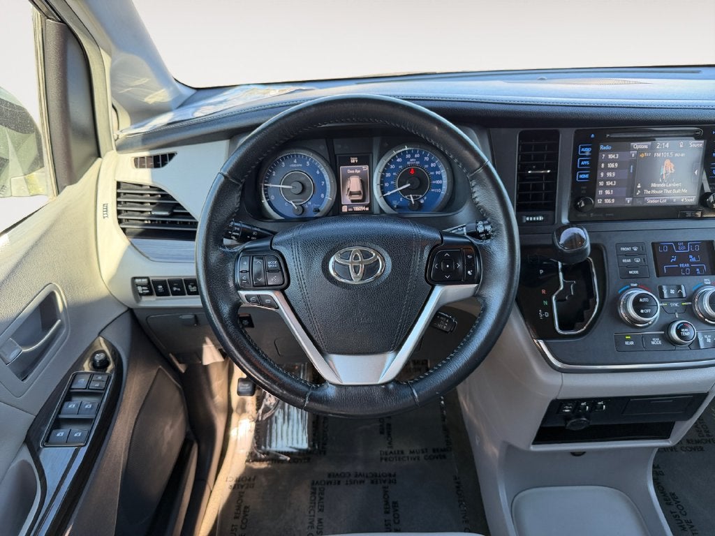 2017 Toyota Sienna XLE 8 Passenger