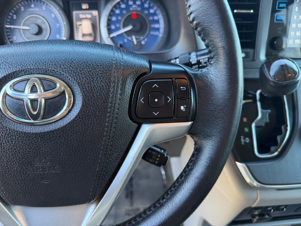 2017 Toyota Sienna XLE 8 Passenger