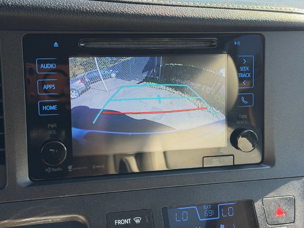 2017 Toyota Sienna XLE 8 Passenger