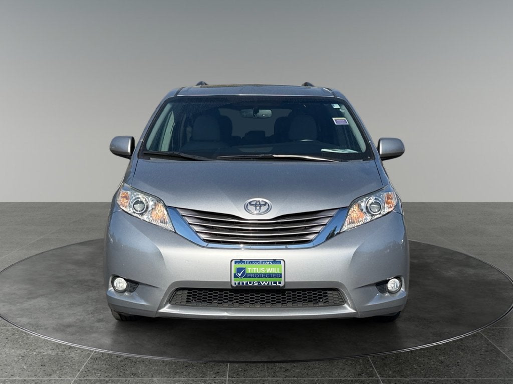 2017 Toyota Sienna XLE 8 Passenger