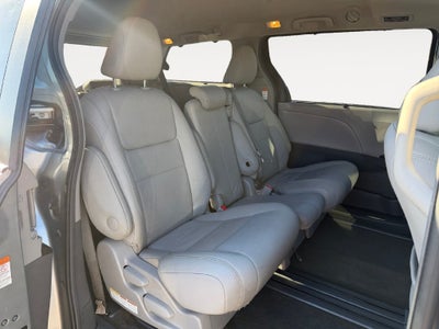 2017 Toyota Sienna XLE 8 Passenger