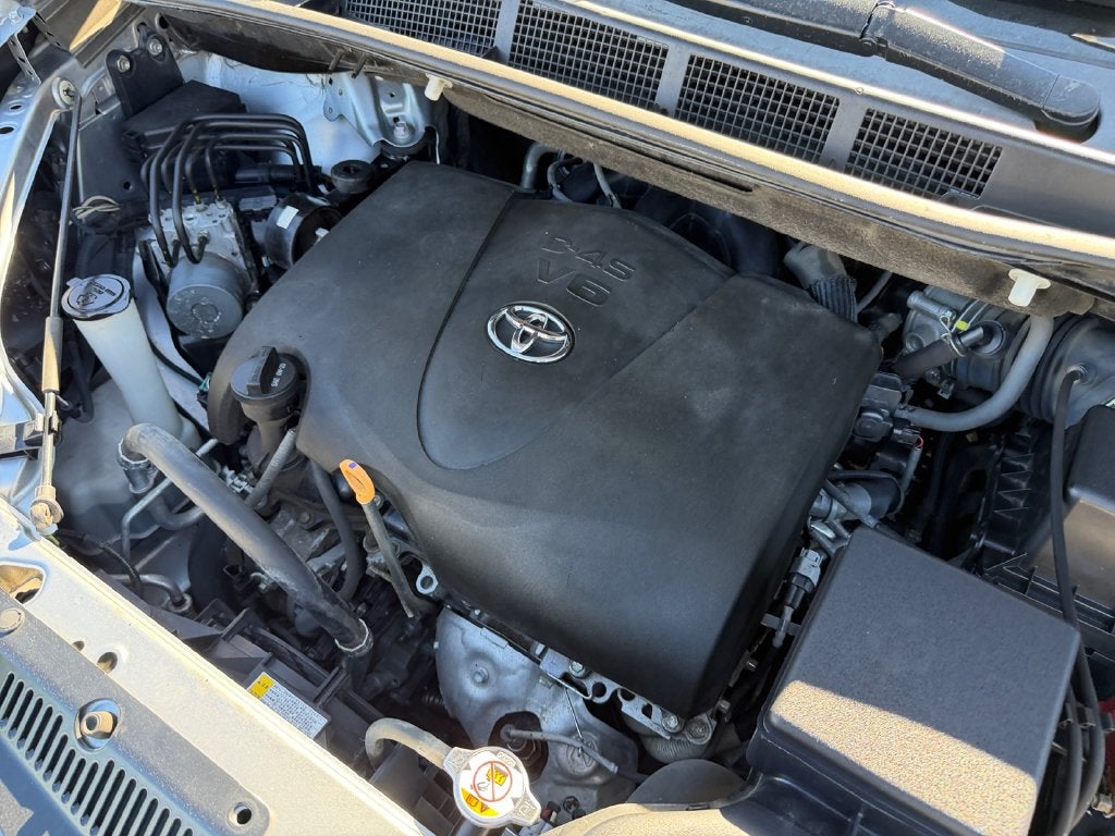2017 Toyota Sienna XLE 8 Passenger