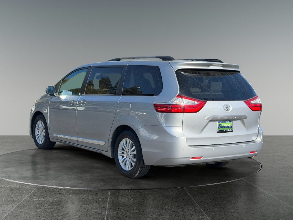2017 Toyota Sienna XLE 8 Passenger