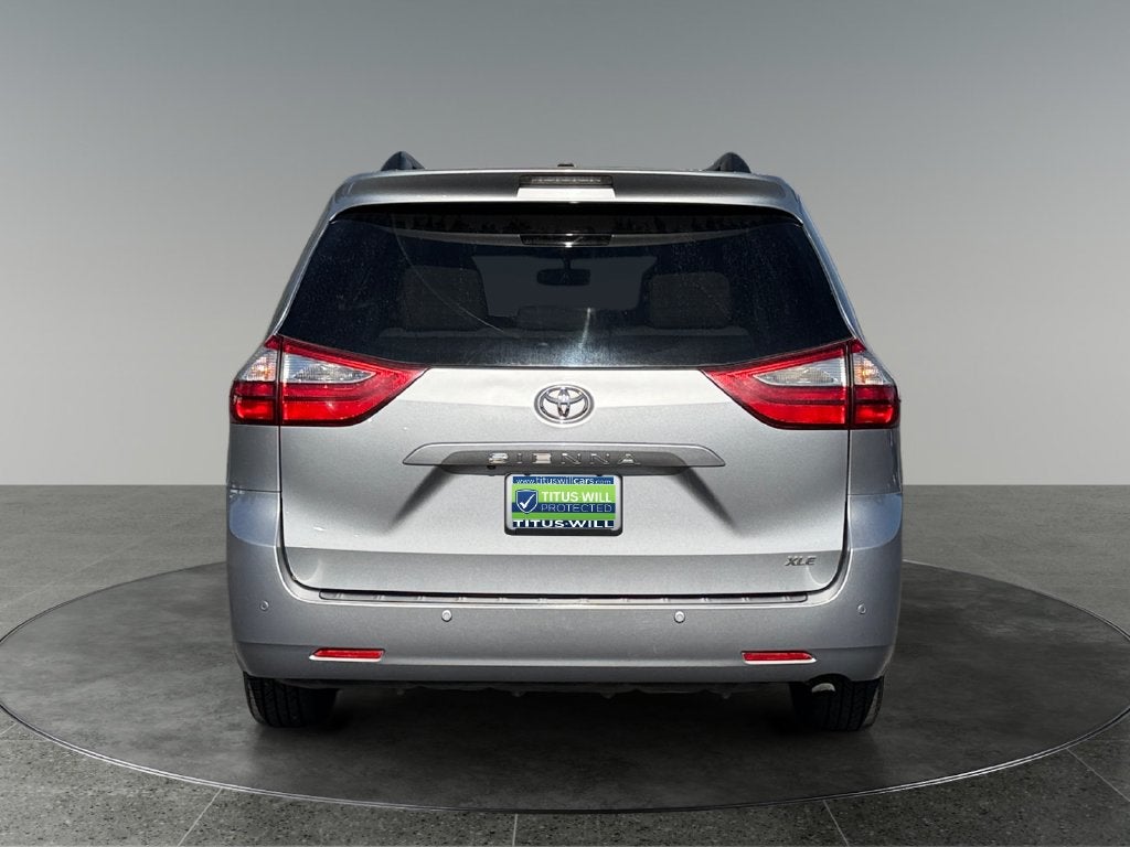 2017 Toyota Sienna XLE 8 Passenger
