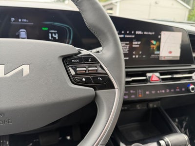 2023 Kia Niro SX