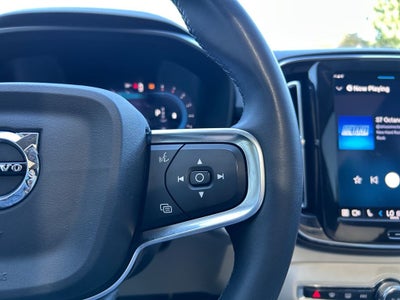 2023 Volvo XC40 B5 Plus Bright Theme