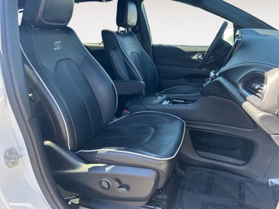 2022 Chrysler Pacifica Hybrid Limited