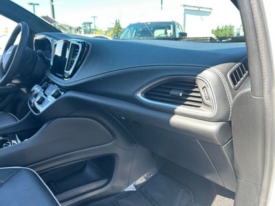 2022 Chrysler Pacifica Hybrid Limited