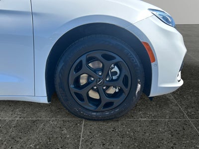 2022 Chrysler Pacifica Hybrid Limited