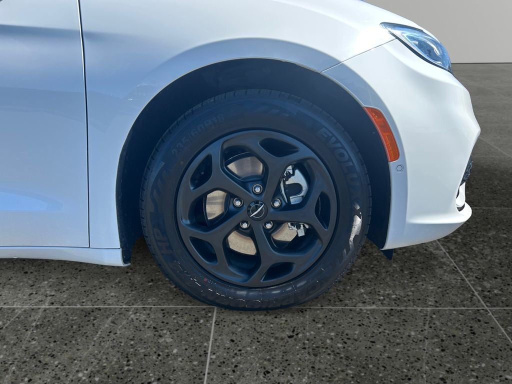 2022 Chrysler Pacifica Hybrid Limited