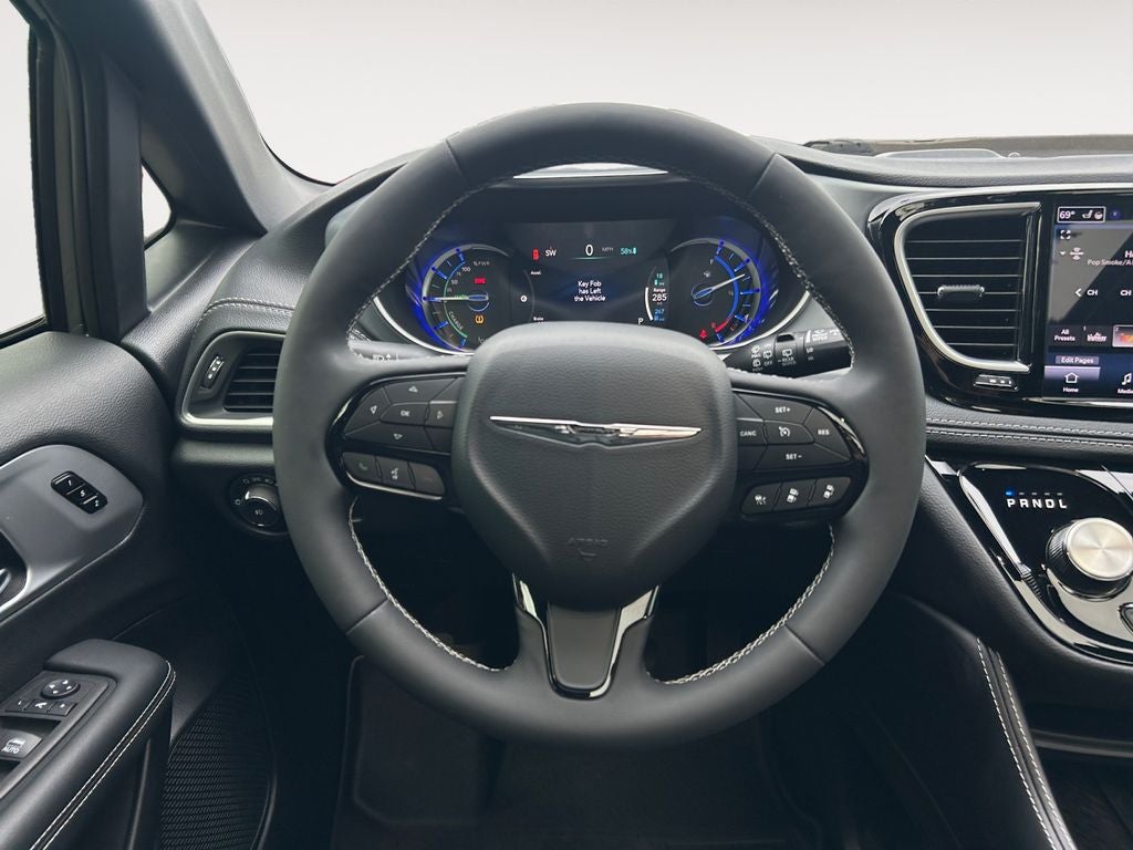 2025 Chrysler Pacifica Hybrid Select Premium S Appearance