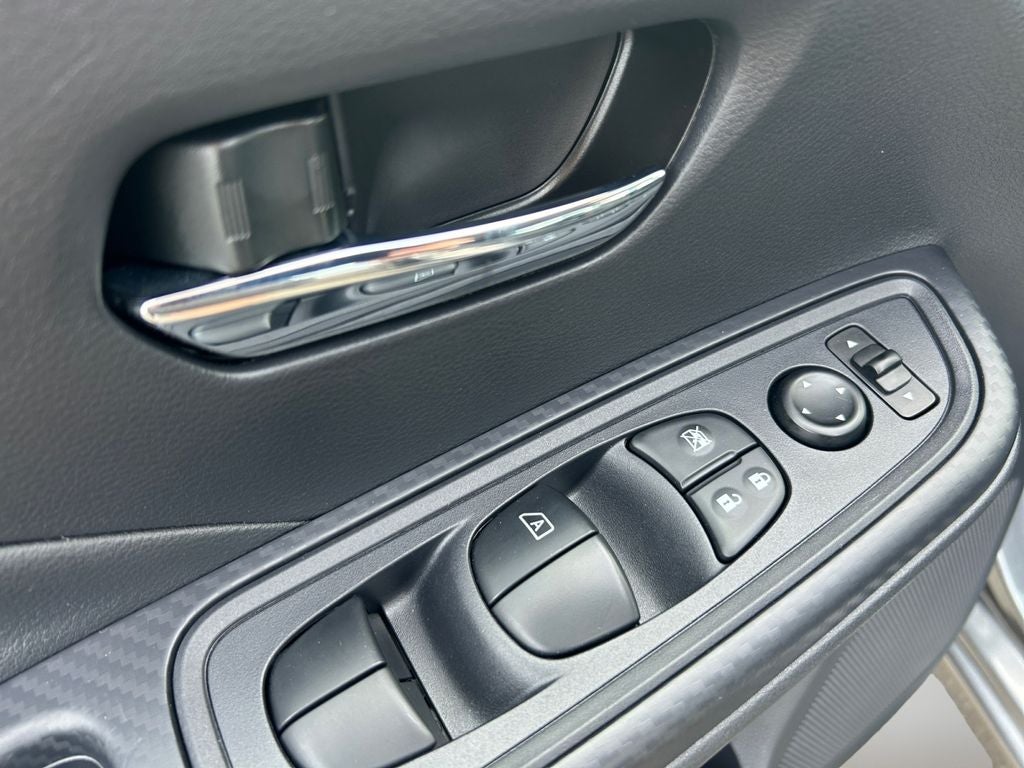 2023 Nissan Versa 1.6 SV