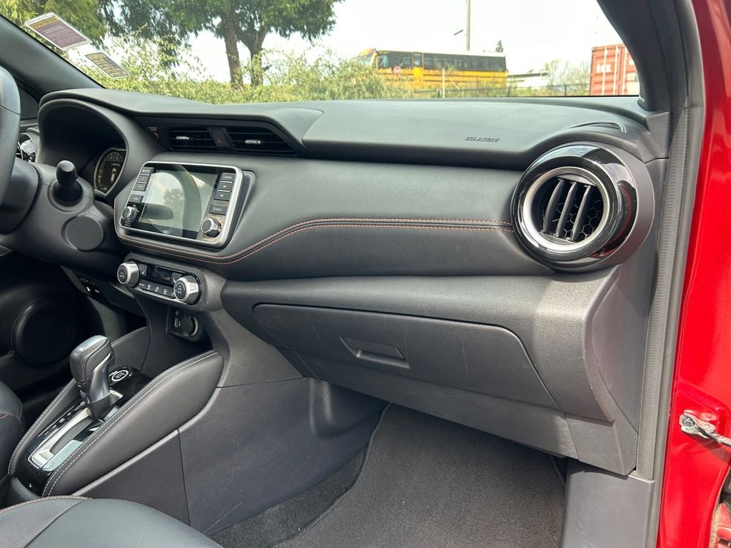 2019 Nissan Kicks SR
