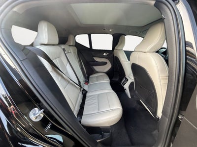 2023 Volvo XC40 B5 Plus Bright Theme