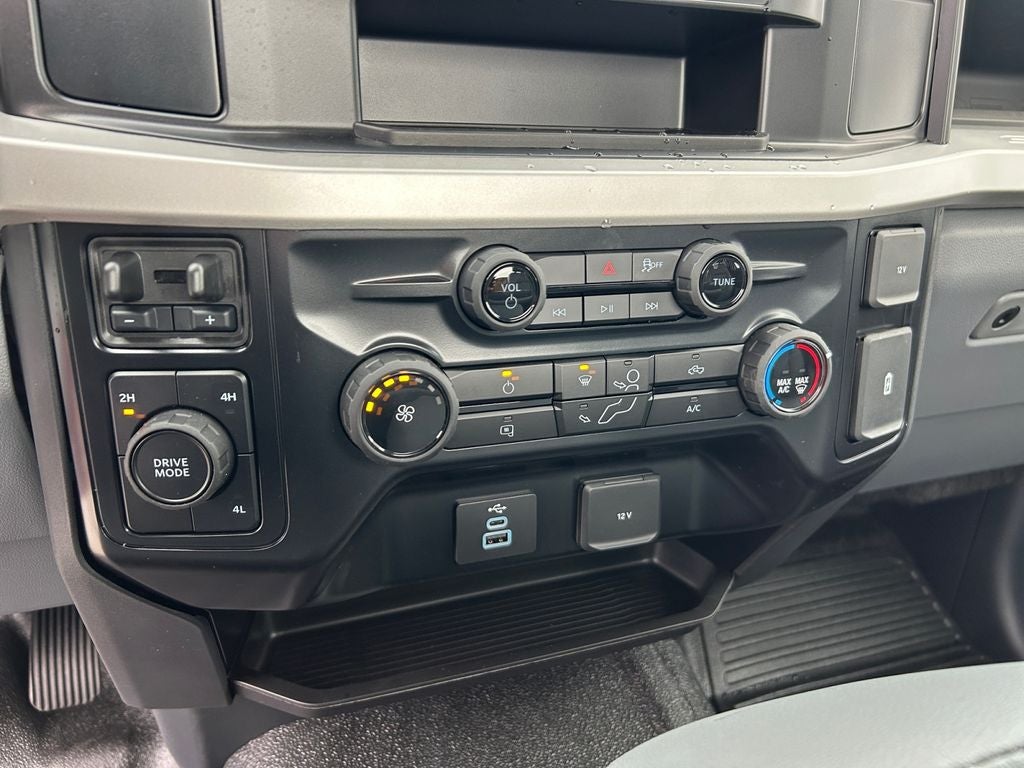 2025 Ford F-350SD Chassis XL DRW