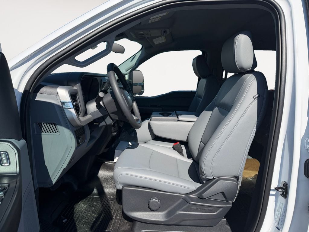 2027 Ford F-550SD F-550® XL