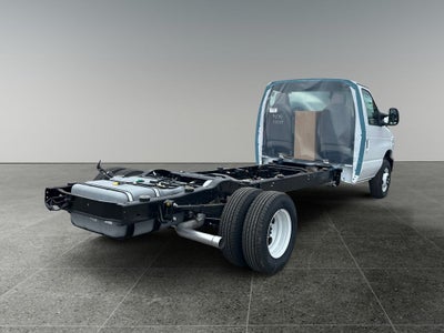 2027 Ford E-450SD Base