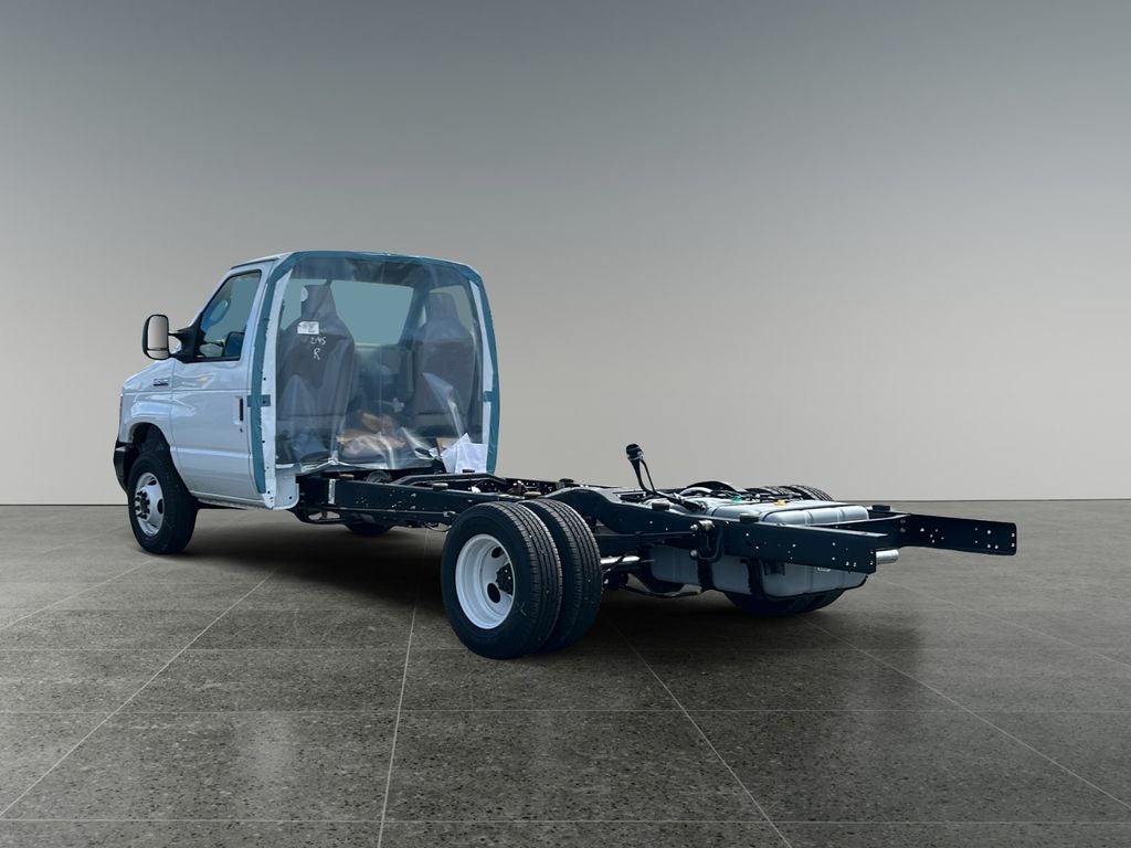 2027 Ford E-450SD Base