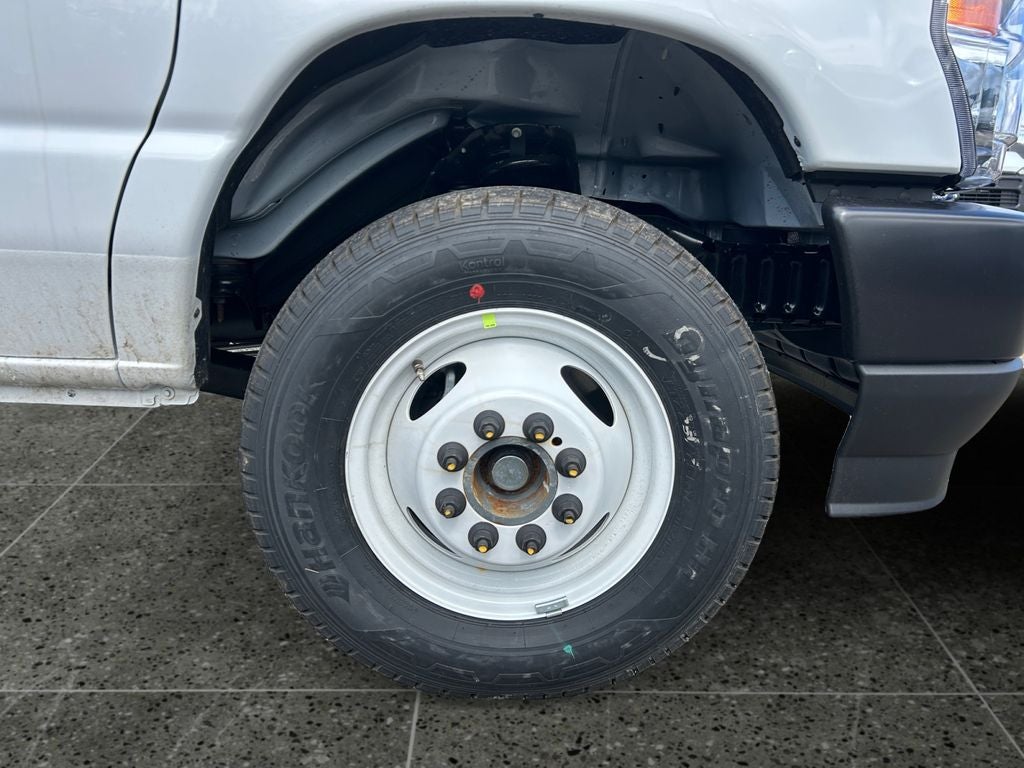 2027 Ford E-450SD Base