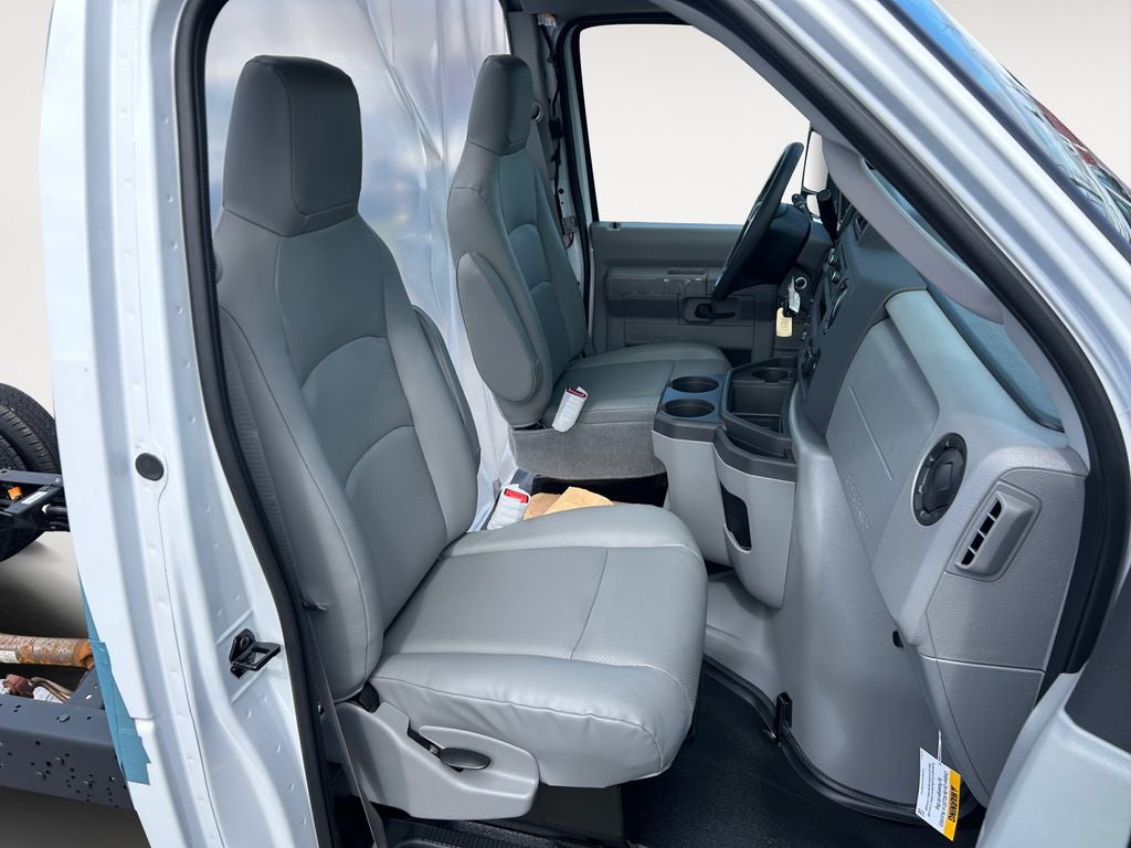 2027 Ford E-450SD Base