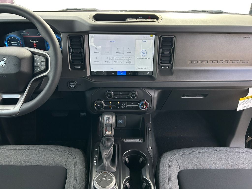 2025 Ford Bronco Base