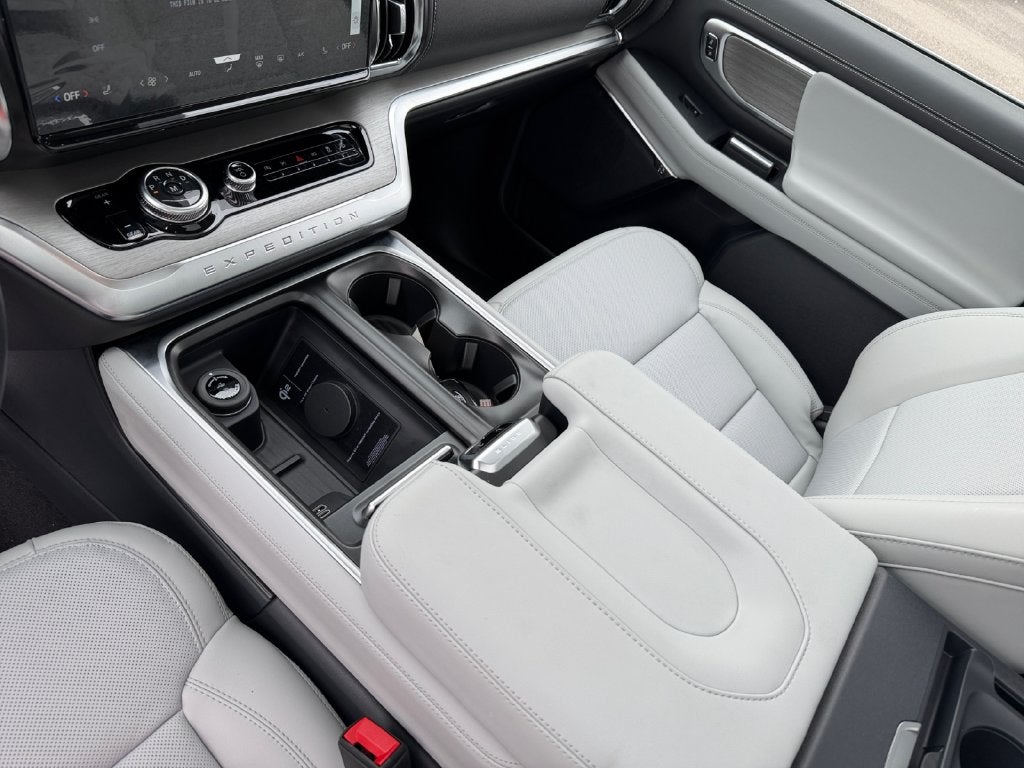 2027 Ford Expedition Max Platinum INTRANSIT