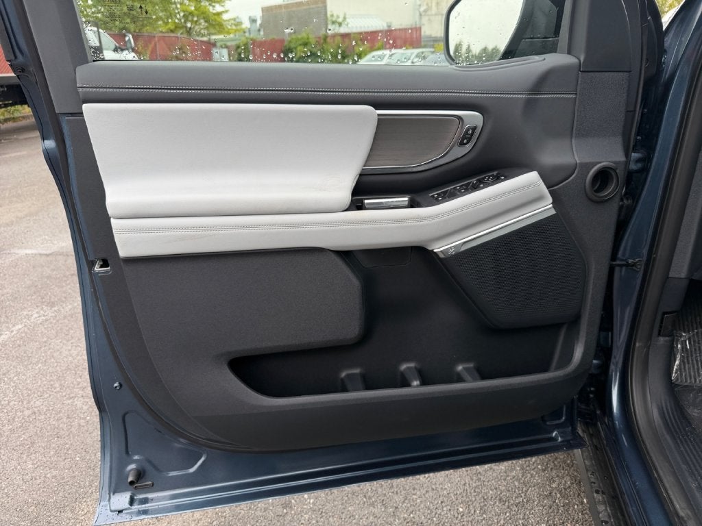 2027 Ford Expedition Max Platinum INTRANSIT
