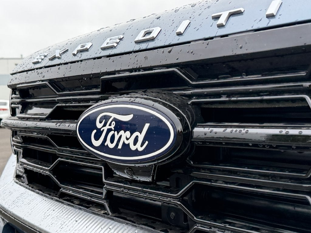 2027 Ford Expedition Max Platinum INTRANSIT