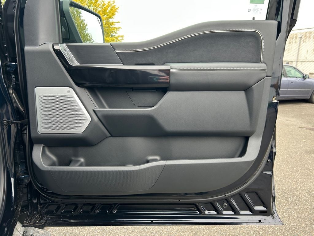 2025 Ford F-150 Lightning Platinum