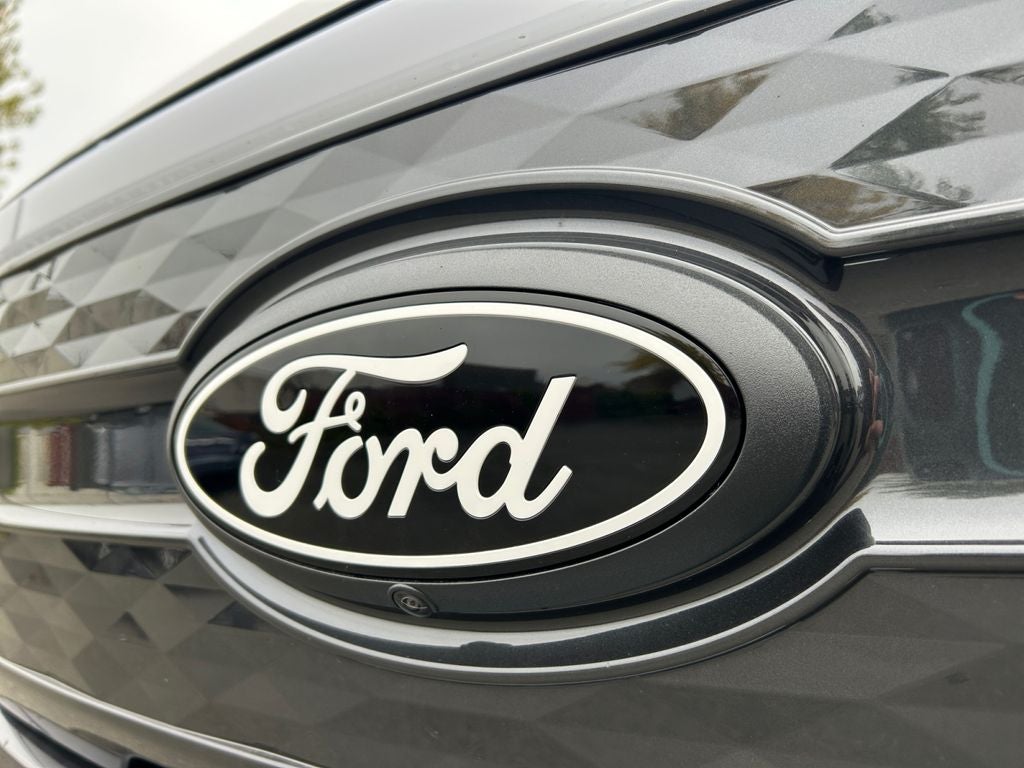 2025 Ford F-150 Lightning Platinum