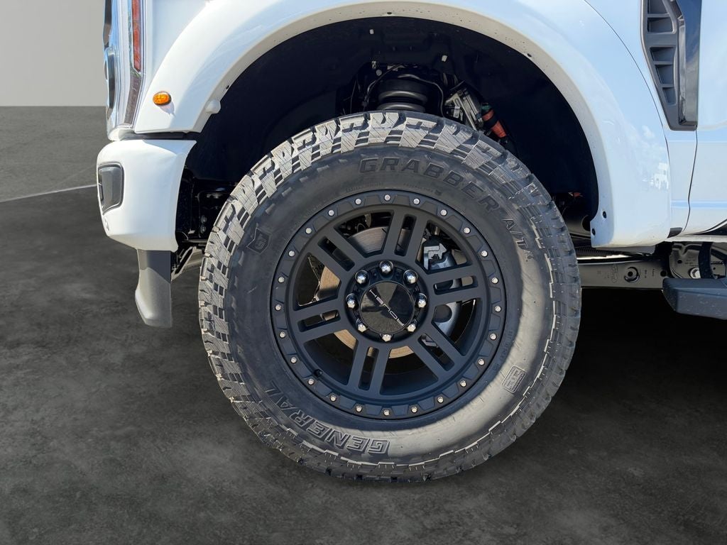 2026 Ford F-250SD Lariat ROUSH