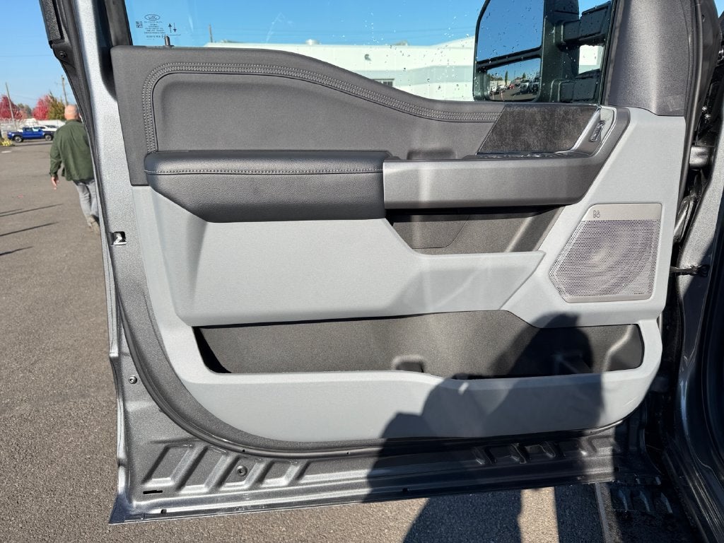 2027 Ford F-250SD XLT