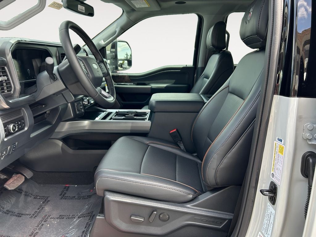 2025 Ford F-250 Black Widow Lariat