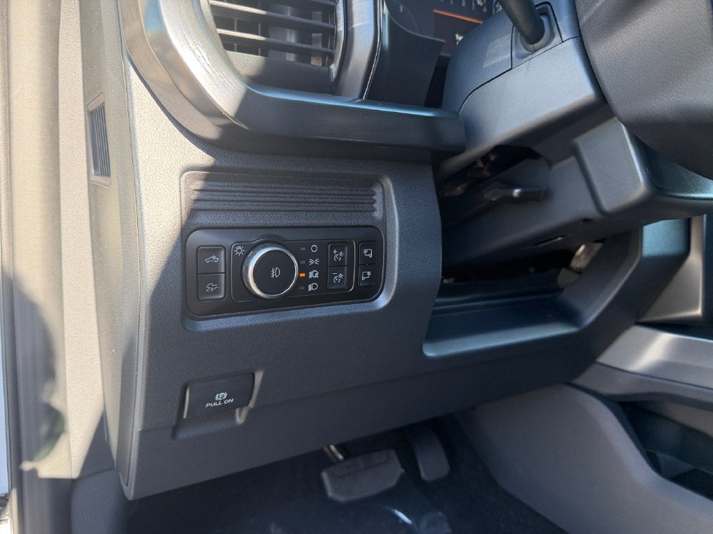 2027 Ford F-350SD Lariat